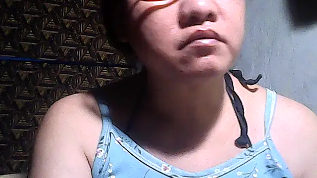 sweetsosie18 online show from April 19, 2026, 8:35 am