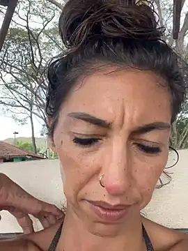 amanilouve online show from February 17, 2025, 6:53 am