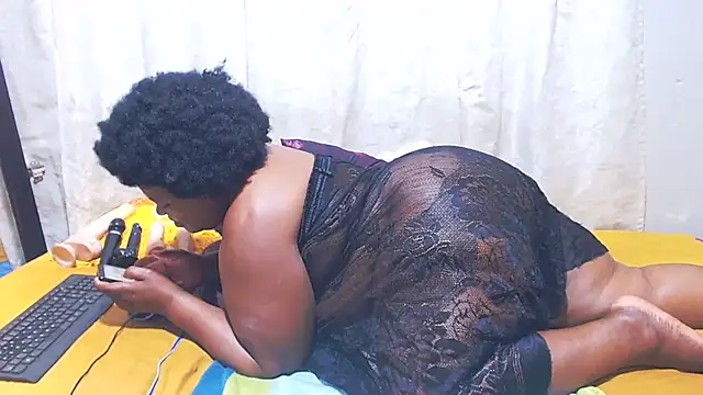 MatureBootyBabe4Uxx online show from February 26, 2026, 1:10 pm