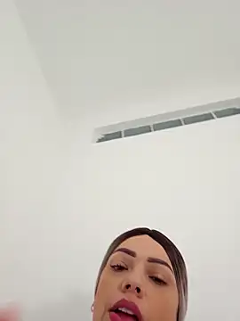 natalygolden69 online show from April 21, 2026, 12:00 pm