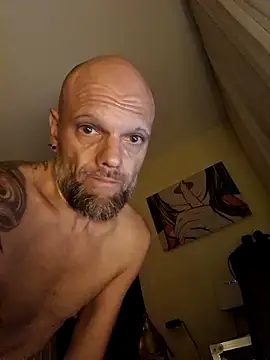 Ladyshaker82 online show from November 5, 2025, 1:49 am