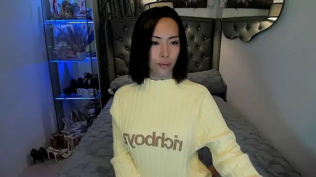 reighnempress online show from December 2, 2025, 2:50 am