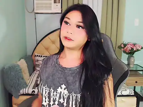Snapshot of WeezyBabyXoxo chatting on June 26, 2026, 3:05 pm WeezyBabyXoxo online show from June 26, 2026, 3:05 pm