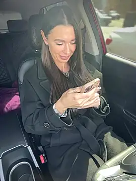 Emma Catt online show from April 5, 2026, 5:04 am