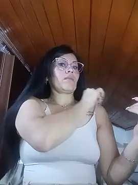 Tania mature online show from June 3, 2026, 5:51 pm