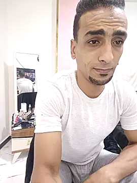 Snapshot of highguy chatting on October 1, 2025, 2:39 am highguy online show from October 1, 2025, 2:39 am