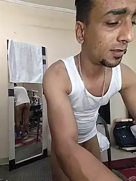 Snapshot of highguy chatting on June 20, 2026, 11:18 pm highguy online show from June 20, 2026, 11:18 pm