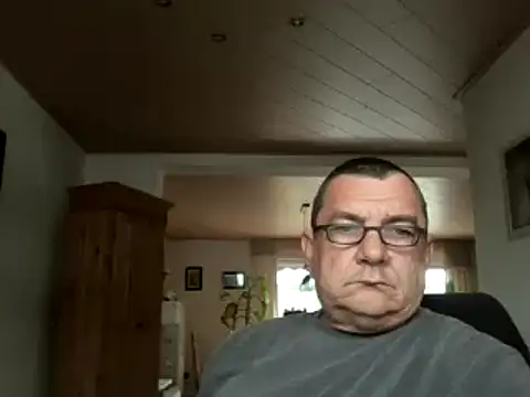 Snapshot of Nobbie444 chatting on May 15, 2026, 11:28 am Nobbie444 online show from May 15, 2026, 11:28 am