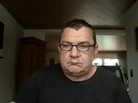 Snapshot of Nobbie444 chatting on June 7, 2026, 9:02 am Nobbie444 online show from June 7, 2026, 9:02 am