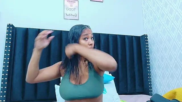 Snapshot of colombiamommy chatting on February 17, 2026, 12:12 pm colombiamommy online show from February 17, 2026, 12:12 pm