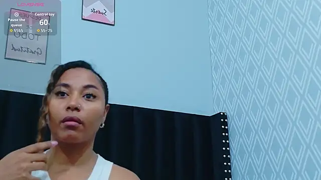 Snapshot of colombiamommy chatting on March 4, 2026, 12:22 pm colombiamommy online show from March 4, 2026, 12:22 pm