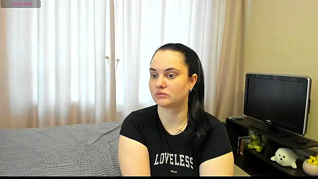 Snapshot of AlanaBrox chatting on May 24, 2026, 8:19 am AlanaBrox online show from May 24, 2026, 8:19 am
