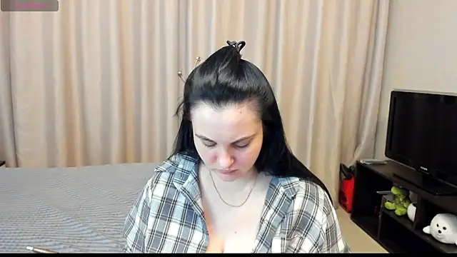 Snapshot of AlanaBrox chatting on May 30, 2026, 9:23 pm AlanaBrox online show from May 30, 2026, 9:23 pm