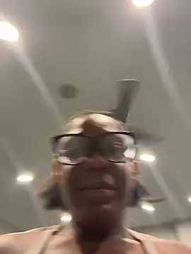 TilaTotti online show from April 9, 2026, 6:19 am