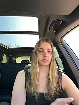 DoriDeluxe66 online show from February 22, 2026, 10:47 am