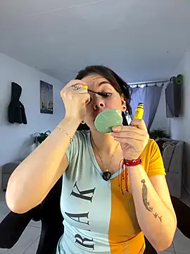 carolina16love online show from October 18, 2025, 9:48 pm