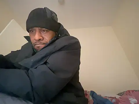 CuzzyB69 online show from February 22, 2025, 12:51 pm