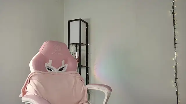  monamour  online show from February 1, 2025, 11:10 am