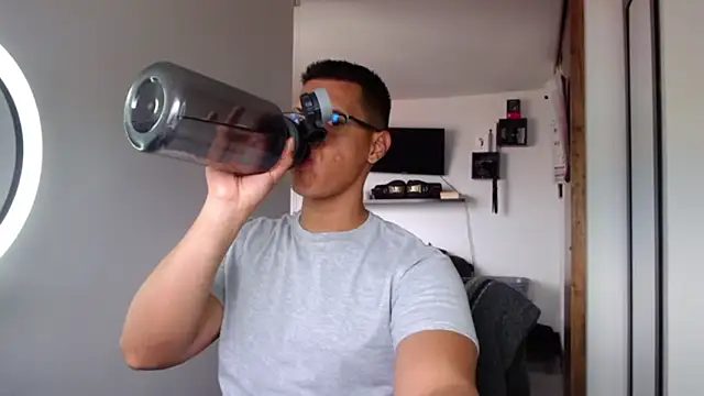 Snapshot of _John_Boy_ chatting on April 21, 2026, 7:06 pm John Boy online show from April 21, 2026, 7:06 pm