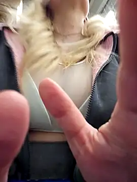 Snapshot of Bondgirl_013 chatting on December 5, 2025, 2:47 pm Bondgirl 013 online show from December 5, 2025, 2:47 pm