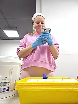 Snapshot of Bondgirl_013 chatting on January 15, 2026, 3:16 pm Bondgirl 013 online show from January 15, 2026, 3:16 pm