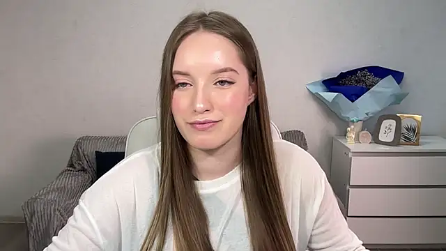 EvaMaddison online show from September 25, 2025, 8:18 am