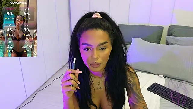 Snapshot of KimiBrown chatting on February 18, 2025, 11:22 am KimiBrown online show from February 18, 2025, 11:22 am