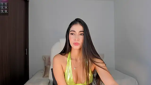 RebeccaBaxter online show from February 21, 2025, 2:59 pm