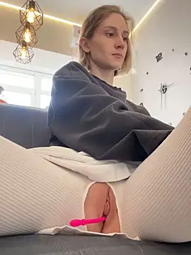 Feral berry 8133 online show from February 25, 2025, 12:34 pm