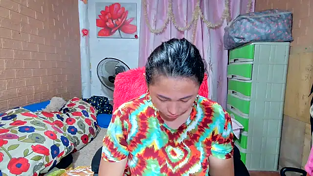 M e c e l online show from February 26, 2025, 8:54 pm