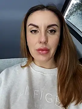 Snapshot of Kalli_Fornia chatting on December 17, 2024, 12:11 pm Kalli Fornia online show from December 17, 2024, 12:11 pm