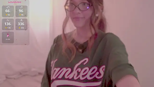 Snapshot of HannaMoom chatting on March 12, 2026, 10:38 pm HannaMoom online show from March 12, 2026, 10:38 pm