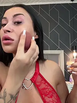 EmyLaveau online show from February 4, 2025, 6:25 am