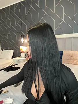 EmyLaveau online show from February 15, 2025, 11:50 am