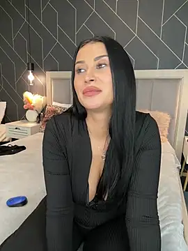 EmyLaveau online show from February 18, 2025, 5:20 am