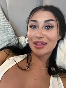 EmyLaveau online show from February 24, 2025, 5:33 am