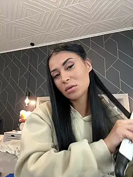 EmyLaveau online show from February 25, 2025, 6:03 am