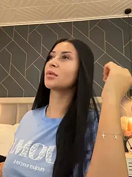 EmyLaveau online show from March 4, 2025, 5:42 am