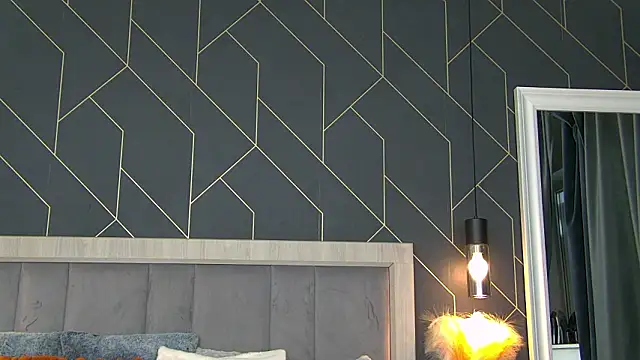 EmyLaveau online show from March 19, 2026, 6:06 am