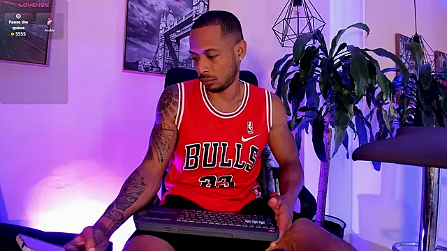 Sweet Alessandre online show from November 15, 2025, 7:43 pm