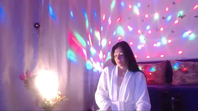 ElysaSun online show from April 18, 2026, 7:58 pm