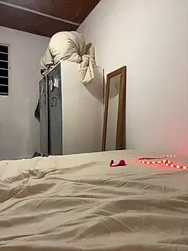 indierotic online show from December 30, 2024, 4:09 am