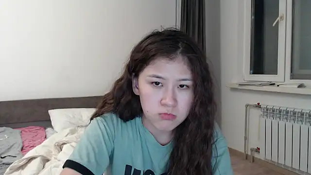 Riz girl online show from September 12, 2025, 3:23 pm