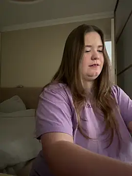 remirann  online show from December 14, 2024, 10:24 am