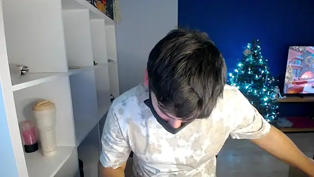 Snapshot of Tomguys chatting on January 6, 2025, 5:16 pm Tomguys online show from January 6, 2025, 5:16 pm