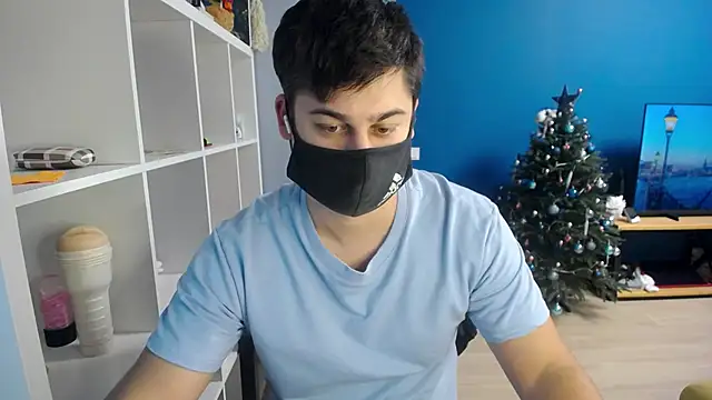 Snapshot of Tomguys chatting on January 14, 2025, 2:32 pm Tomguys online show from January 14, 2025, 2:32 pm