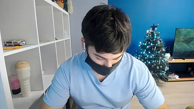 Snapshot of Tomguys chatting on January 14, 2025, 8:04 pm Tomguys online show from January 14, 2025, 8:04 pm