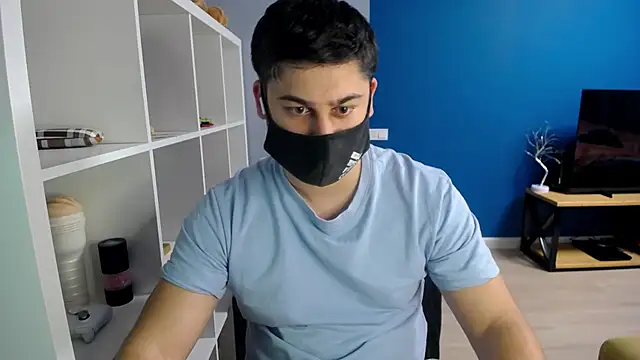 Snapshot of Tomguys chatting on March 18, 2025, 3:31 pm Tomguys online show from March 18, 2025, 3:31 pm