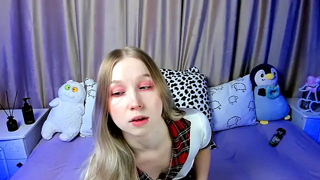 Snapshot of LilyStarlight chatting on December 19, 2024, 3:18 am LilyStarlight online show from December 19, 2024, 3:18 am