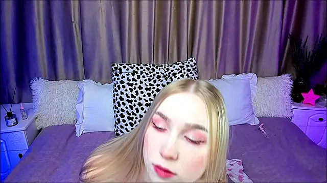 Snapshot of LilyStarlight chatting on September 14, 2025, 3:49 am LilyStarlight online show from September 14, 2025, 3:49 am